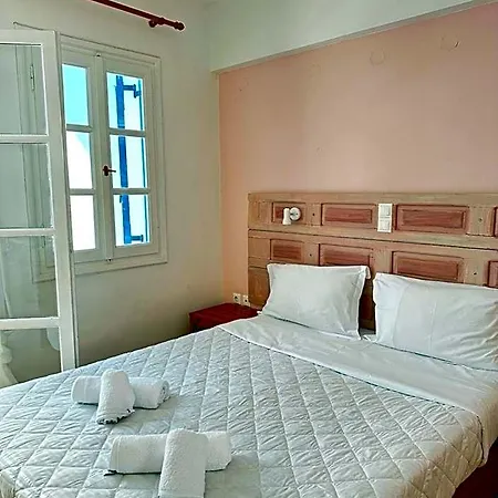 Celeste Naxos Chora Aparthotel 3*