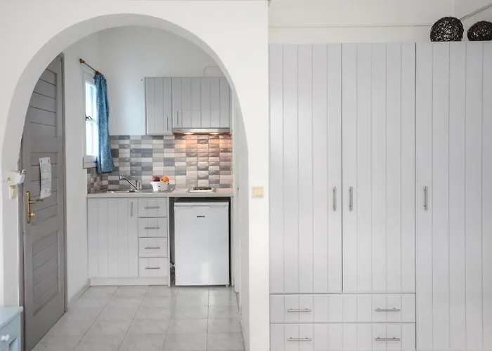 Celeste Naxos Chora 3*